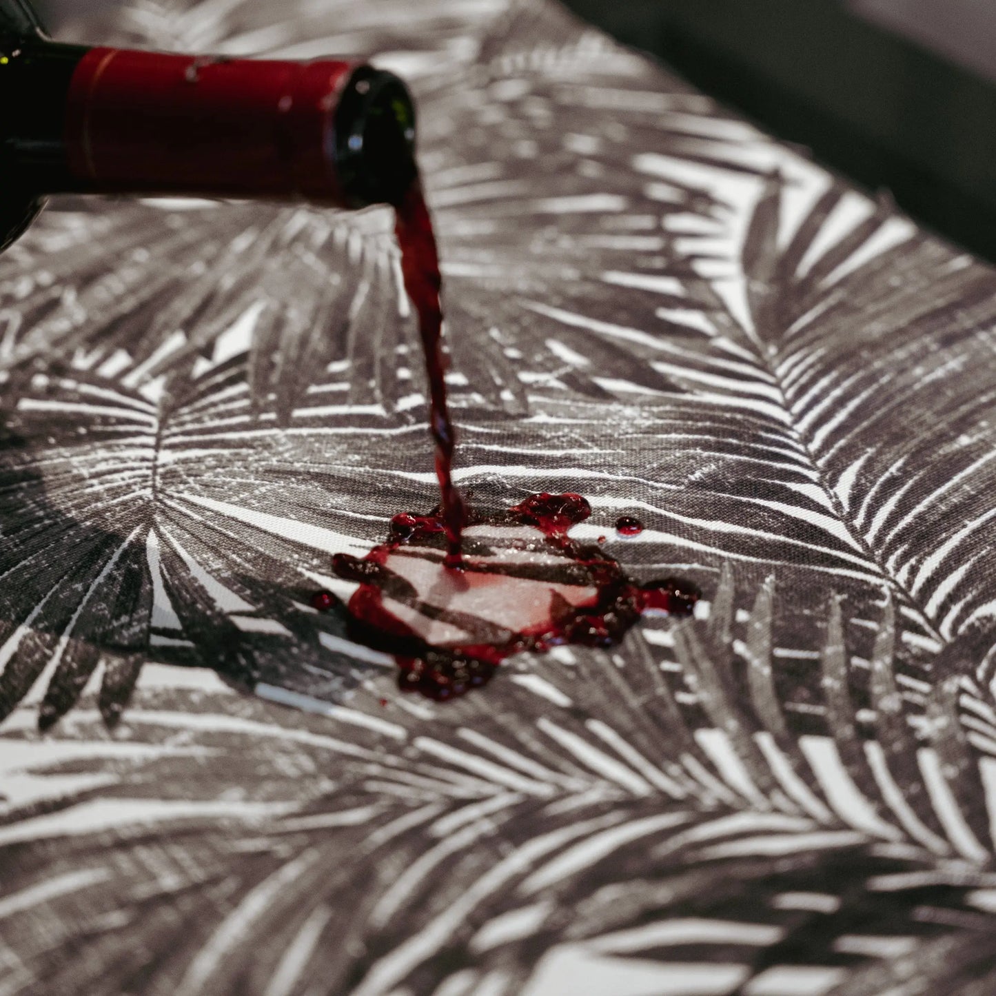 Camino de Mesa Reversible Palmera Negra & Hojas Blancas Casa Guapa