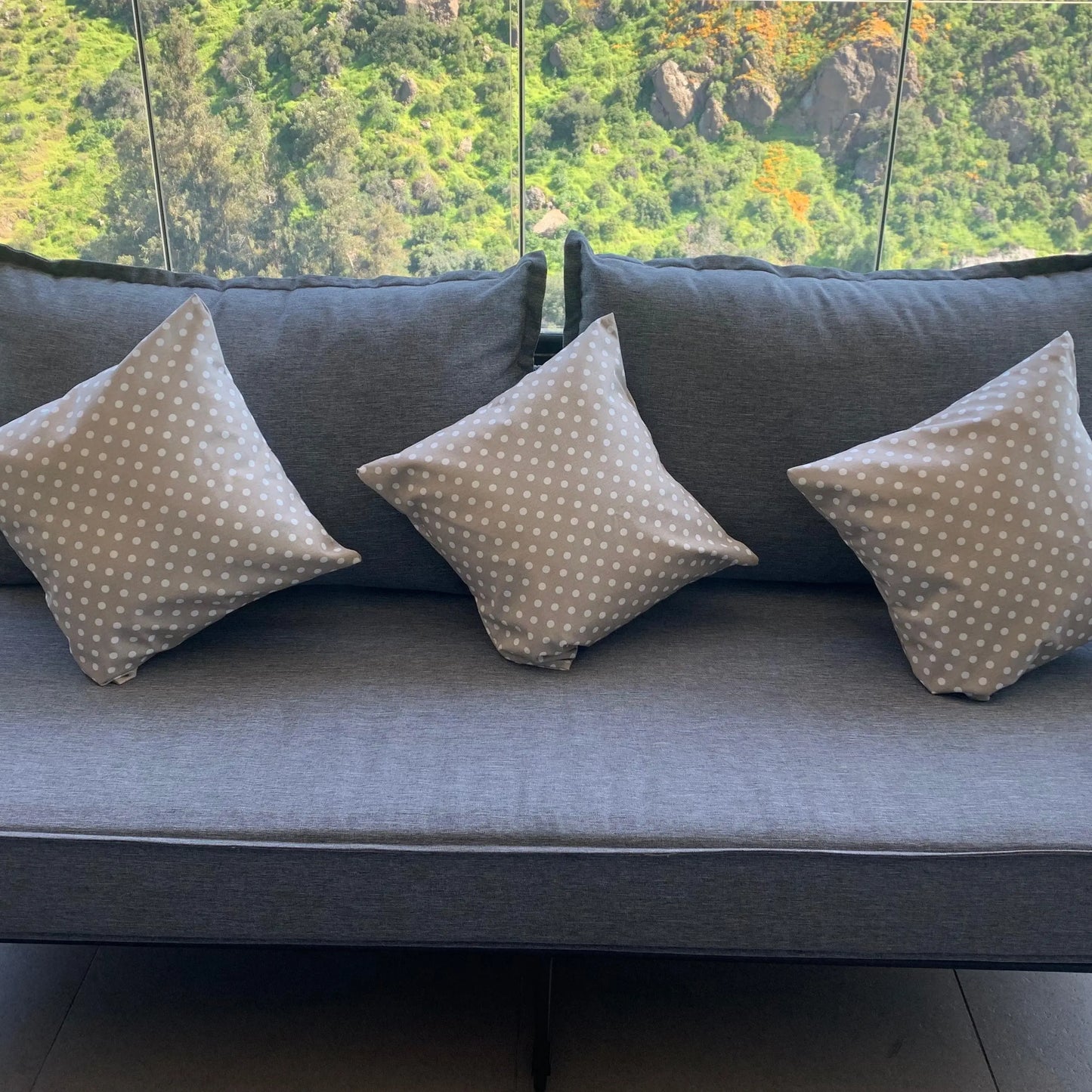 Funda de Cojín Puntos Beige Casa Guapa